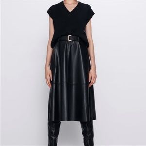 ZARA BLACK FAUX LEATHER SKIRT S NWT